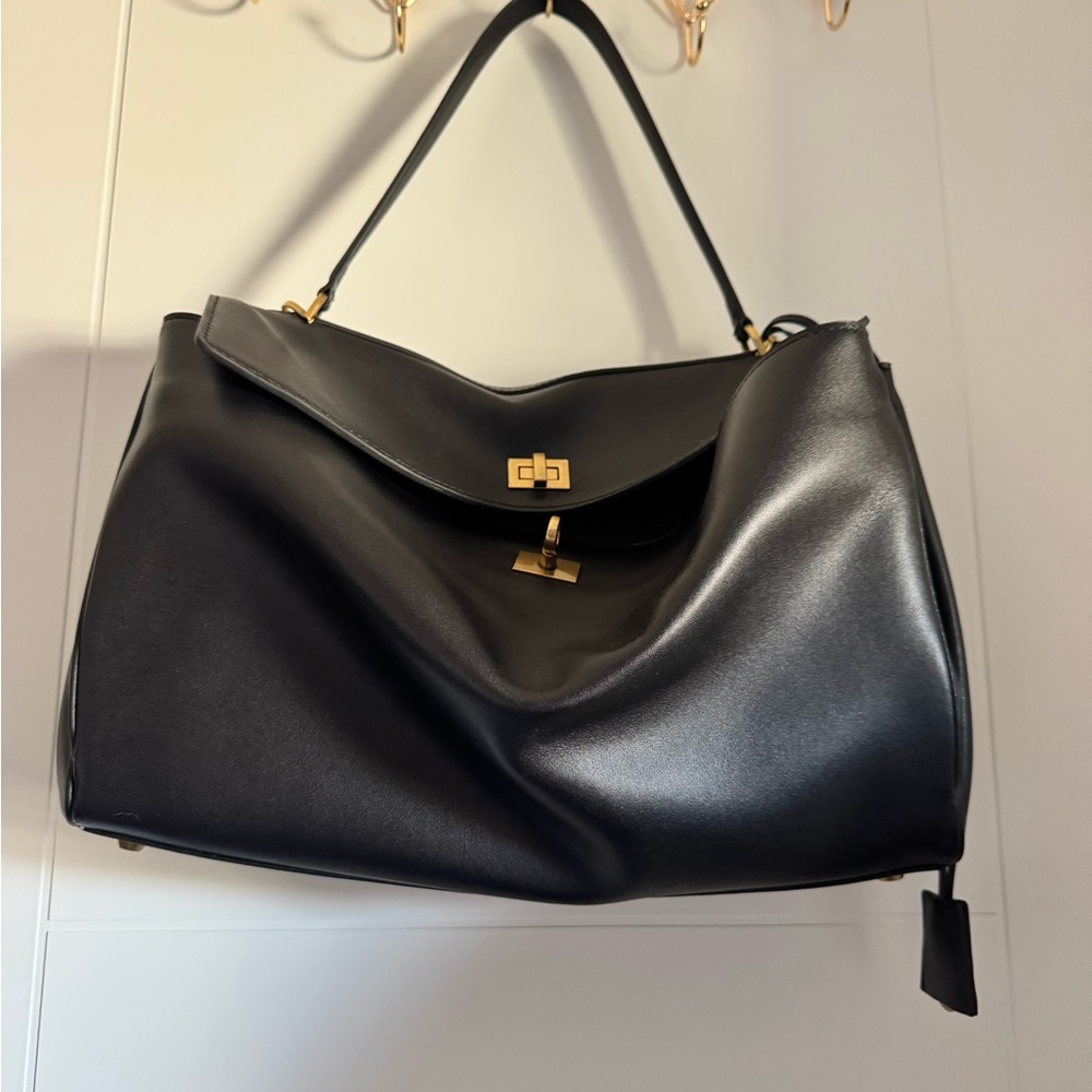 Elegant Black Leather Handbag
